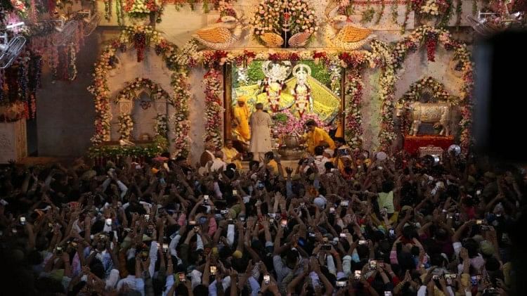 Krishna Janmashtami 2022 Live Updates From Mathura Vrindavan Muhurat Puja Vidhi Banke Bihari 0714