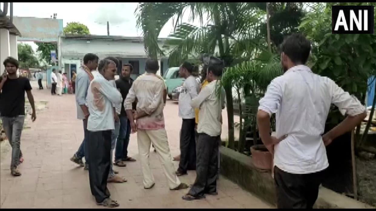 Bihar: Employee murdered inside court in Motihari bike-borne miscreants shot Updates