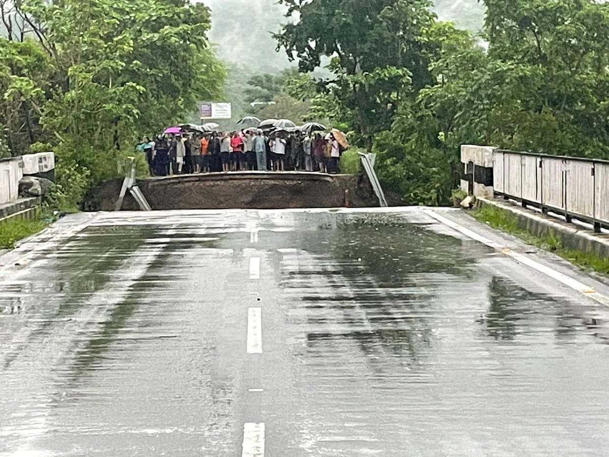 Heavy rainfall: Traffic will be possible on the bridge after four days on  Raipur-Thano connectivity route