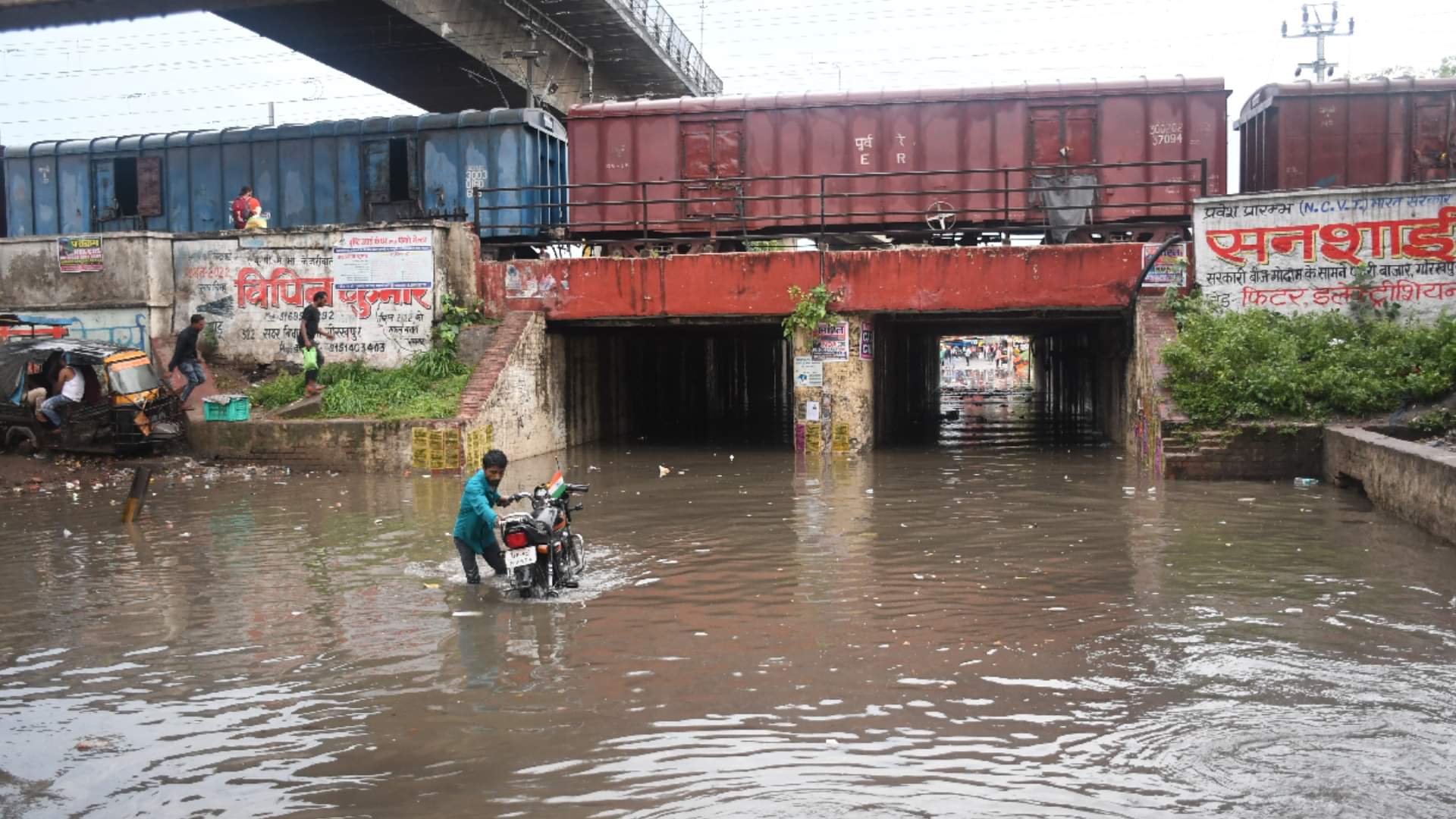 गोरखपुर में बारिश।