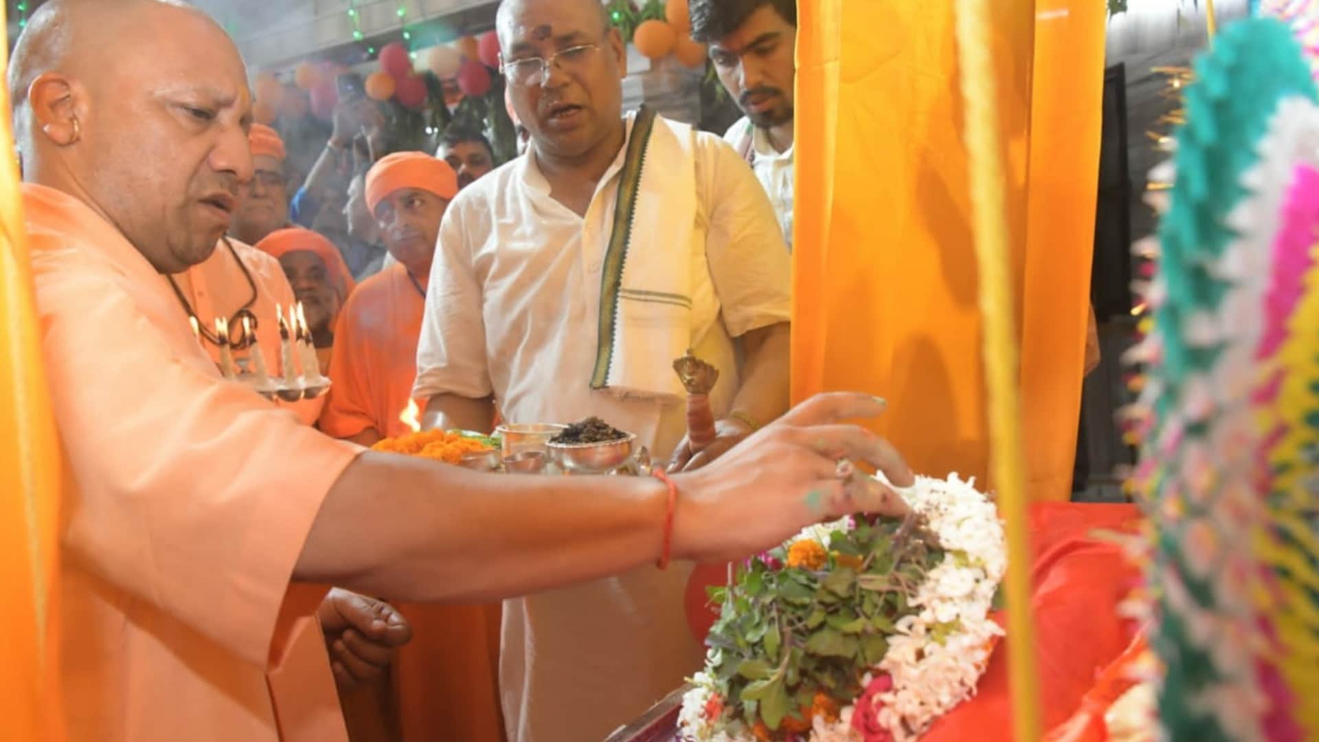 Janmashtami celebrated in the presence of CM Yogi Adityanath in Gorakhnath temple