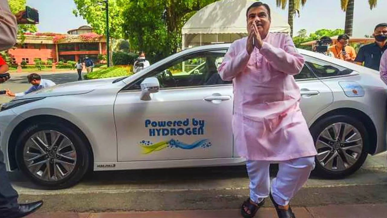 Nitin Gadkari: From Hydrogen, Multi-Story Road to Flying Bus, 10 Unique Future Plans of Nitin Gadkari