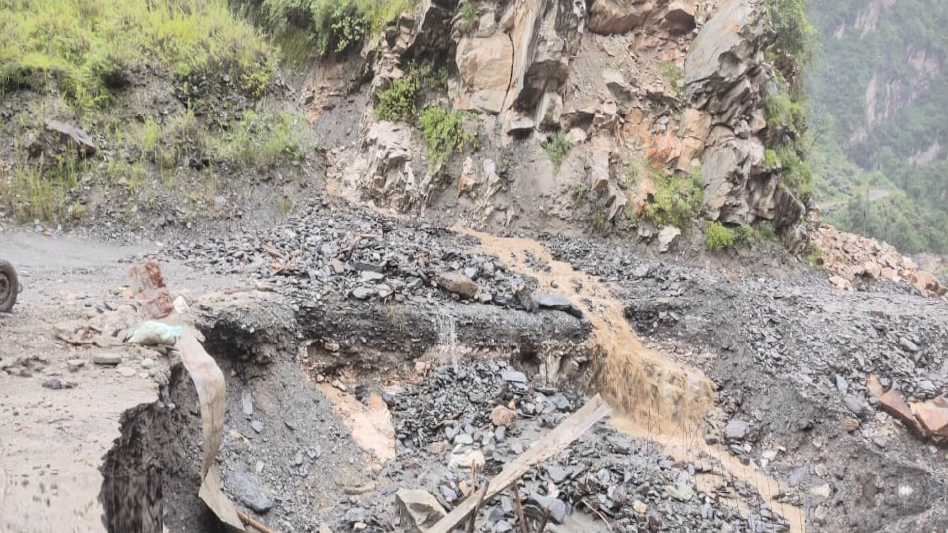 Cloudburst Caused Floods in Himachal and Uttarakhand Bridge Collapse and Highways Closed, UP Flash Flood News