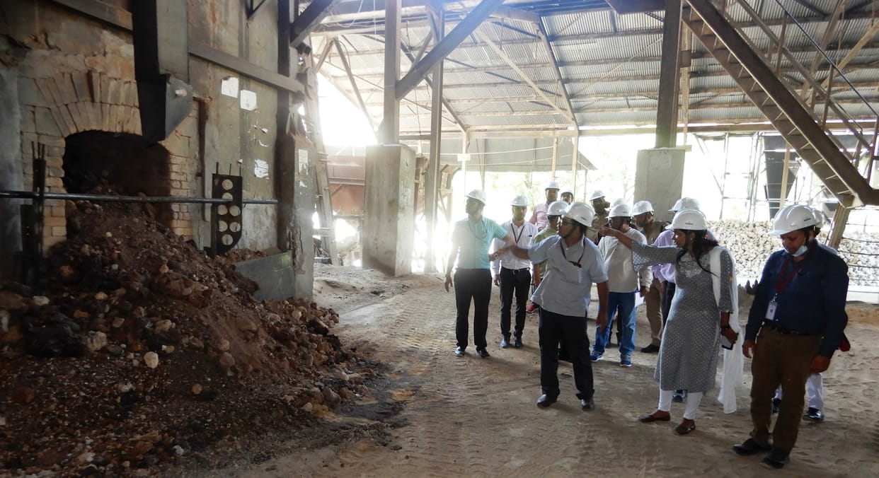 DM Inspects Magnesite Factory