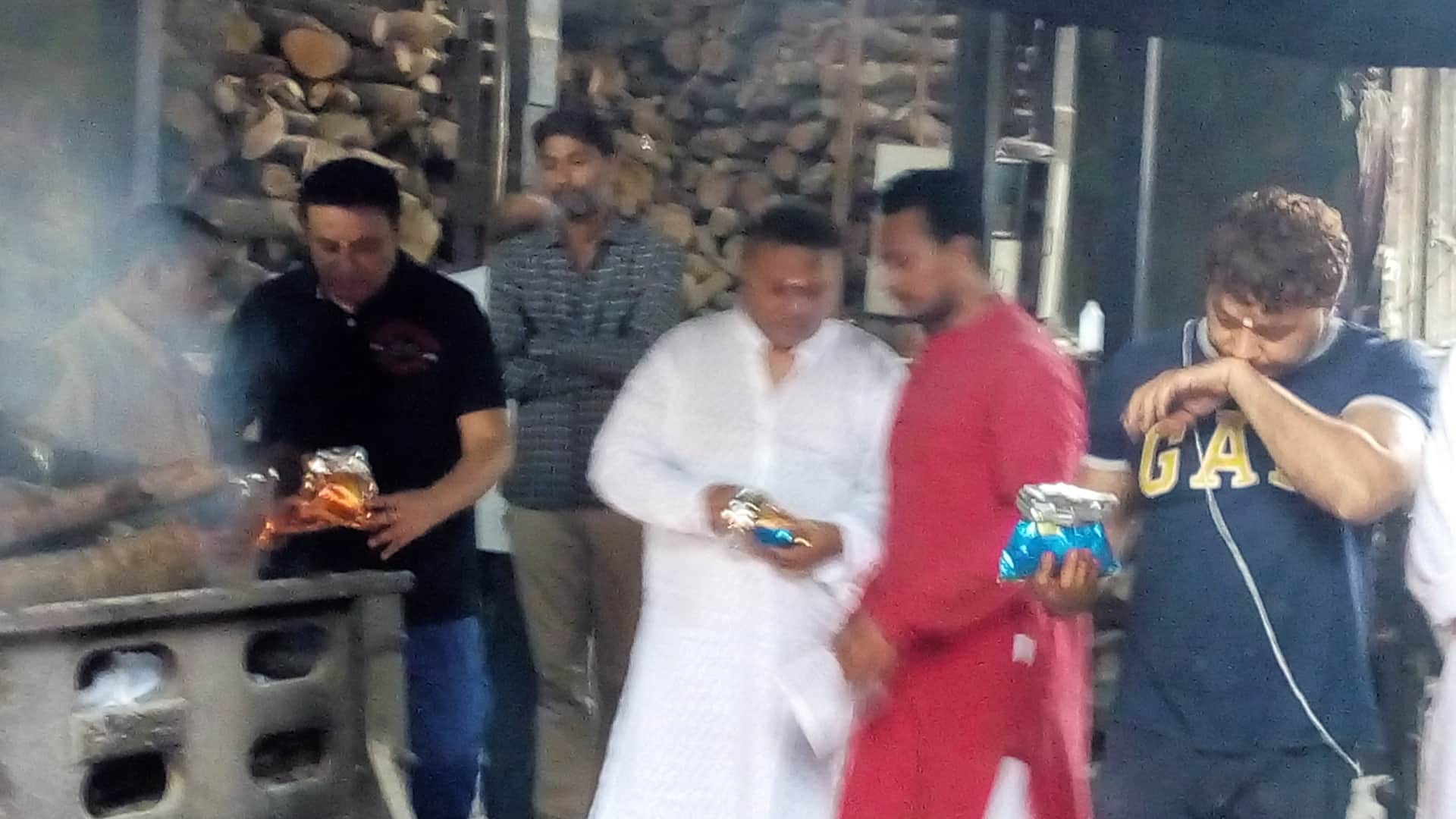 K C Sharma Funeral Photos Veteran producer younger son Kapil Sharma performed last rites anil sharma