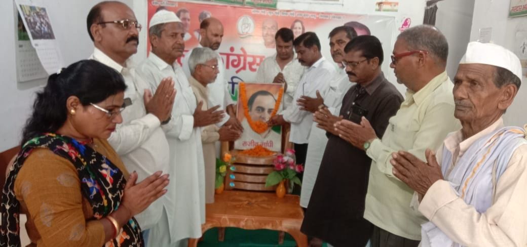 ex. pm rajiv gandhi remembered on his birth anniversary