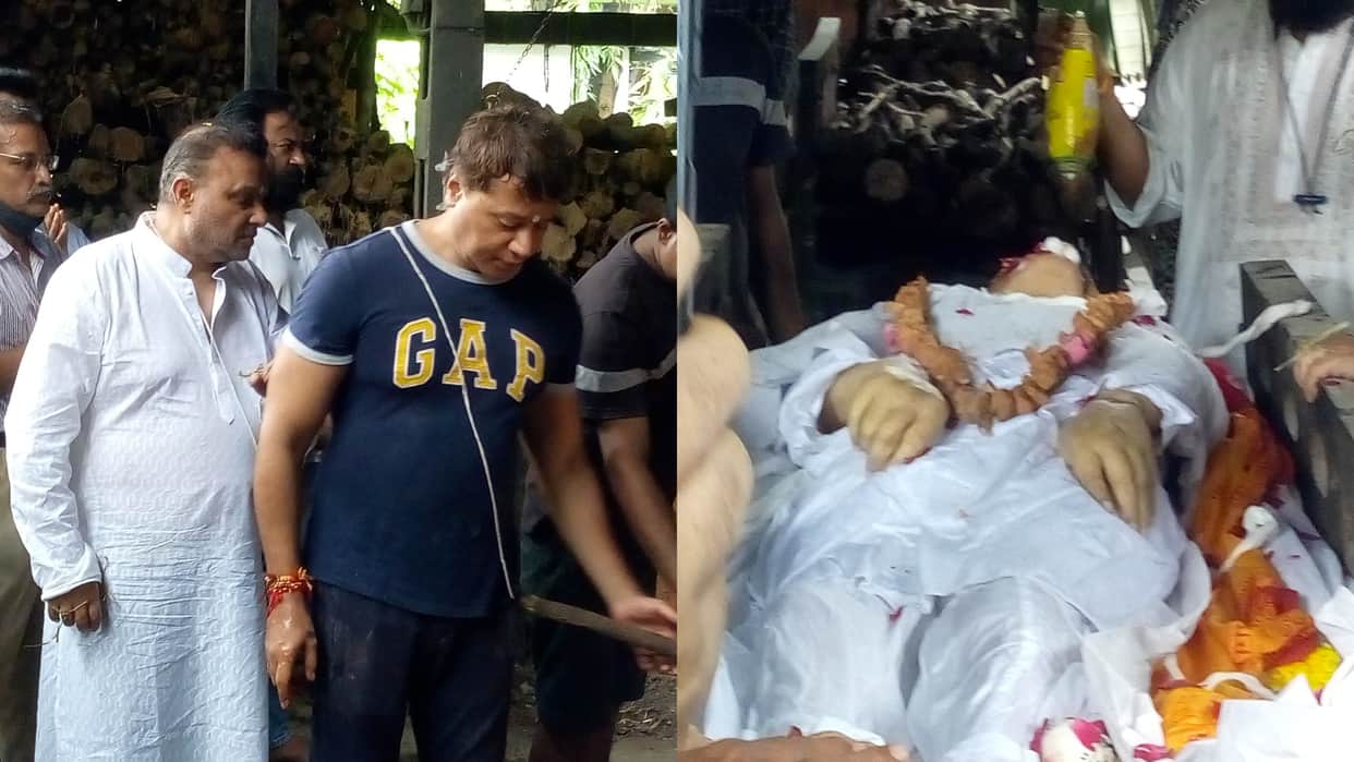 K C Sharma Funeral Photos Veteran producer younger son Kapil Sharma performed last rites anil sharma