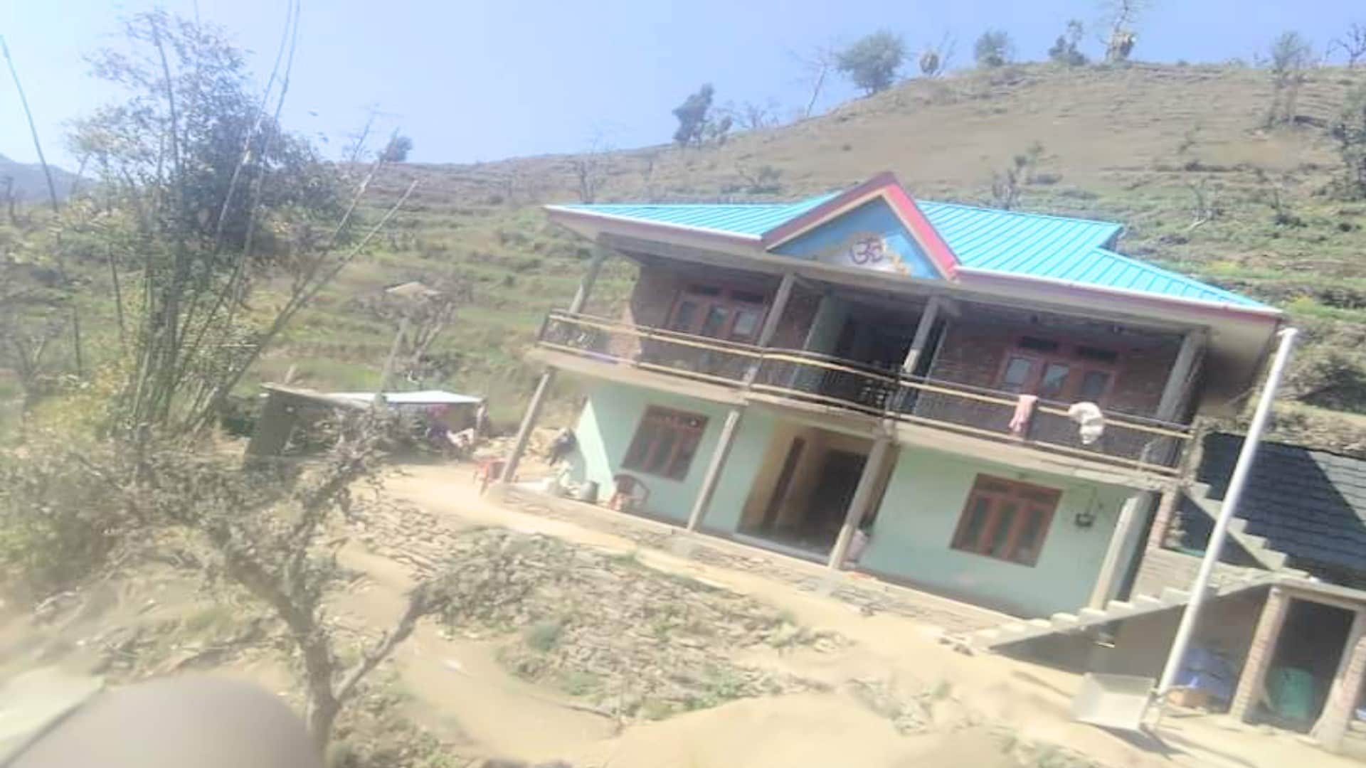 cloud burst, landslide Nature's havoc in Himachal: Eight people sleeping in the house buried, the laughing fam