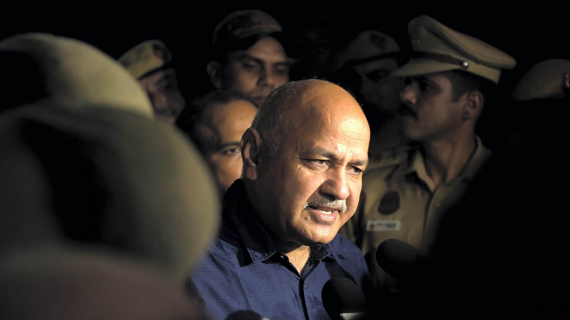 Delhi cm Arvind Kejriwal on Monday said Manish Sisodia should be given Bharat Ratna improving standard educati