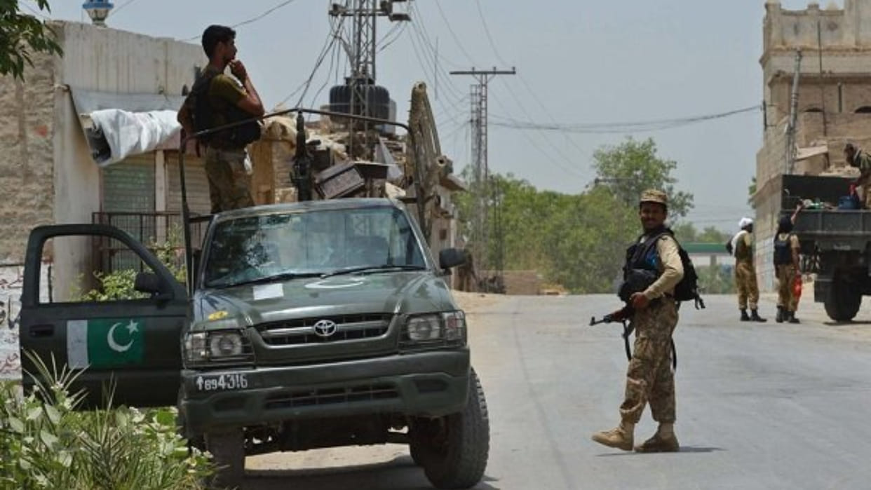 Two Pakistan Army officers killed in gunfire with armed militants