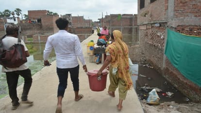 Ganga on danger mark in Varanasi The distance only two steps between the road and water level
