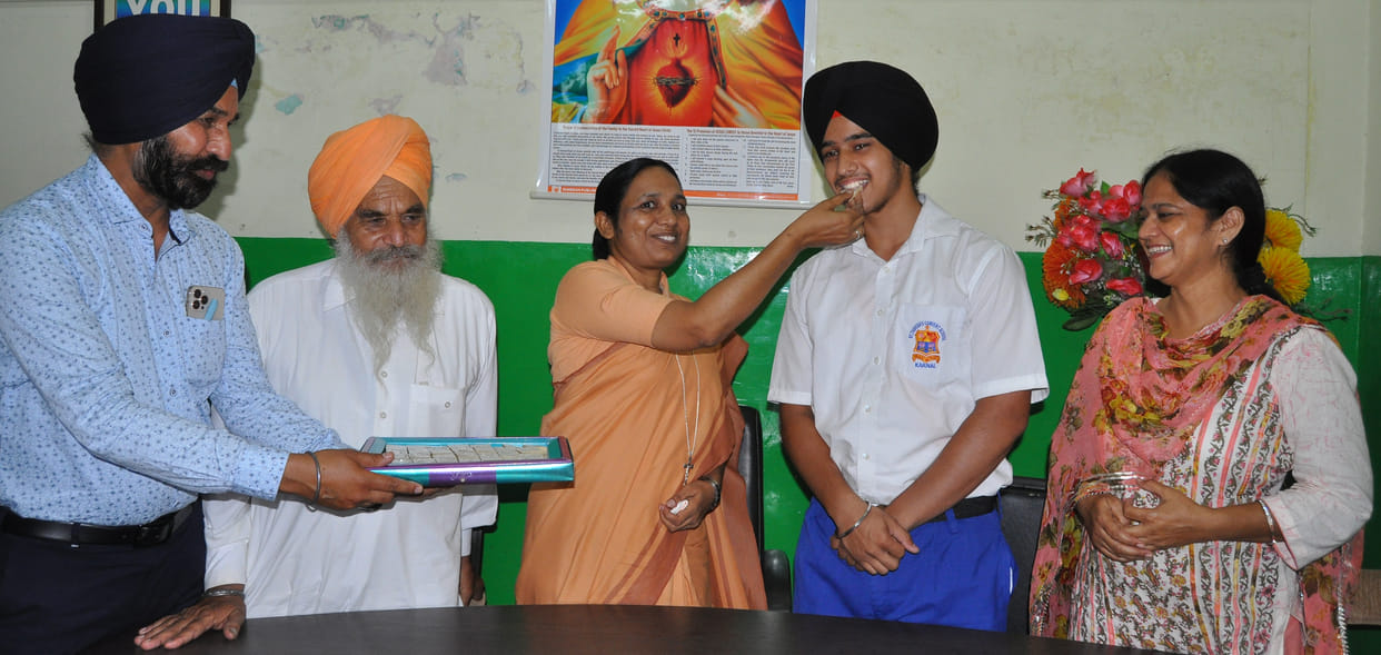 Karna Nagari's son got two crore scholarship from Toronto University