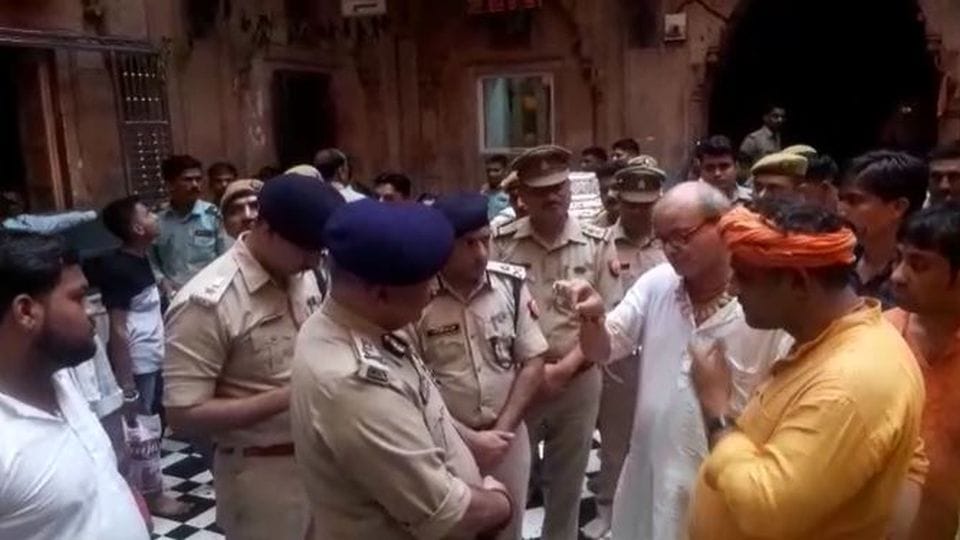 crowd of devotees gathered again in Banke Bihari temple after accident in vrindavan