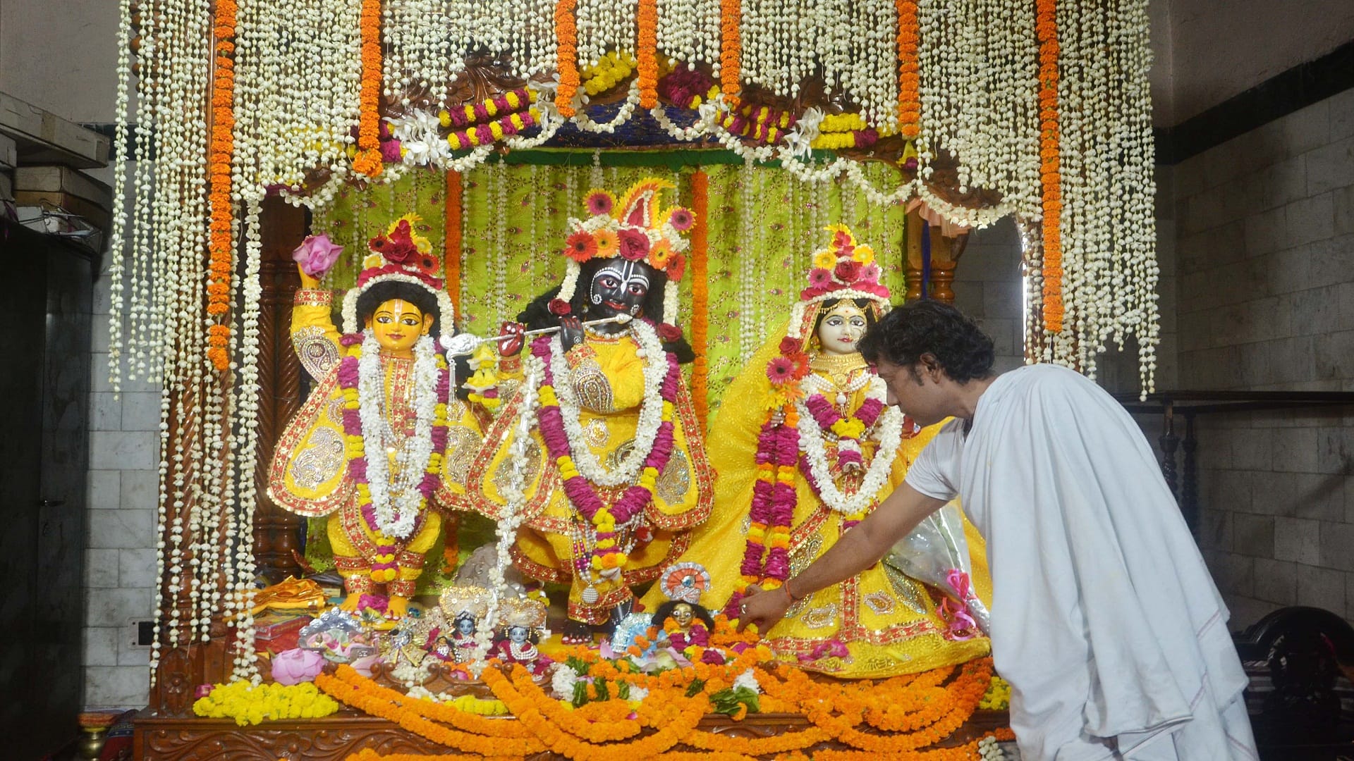 Janmashtami 2022 Crowd gathered to see Kanha