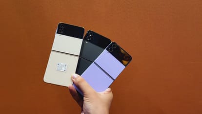 Samsung Galaxy Z Flip 4 Unboxing