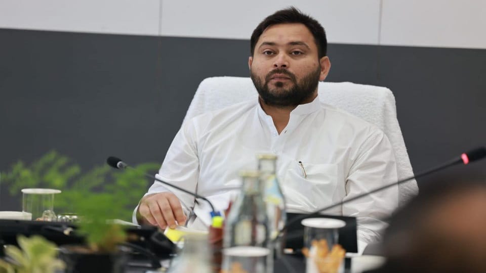 Land For Jobs Scam: Tejashwi reaches ED's office, inquiry continues in land scam case in lieu of job
