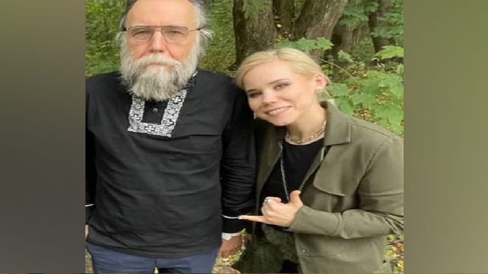Russia: Vladimir Putin closest aide Alexander Dugin daughter Darya Dugin killed in a car bomb explosion