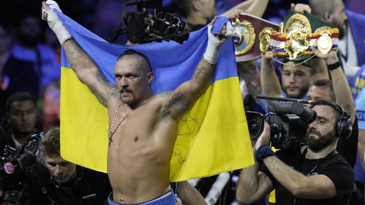 Boxing Oleksandr Usyk again became the Boxing Heavyweight Champion after Coming from war beats Anthony Joshua