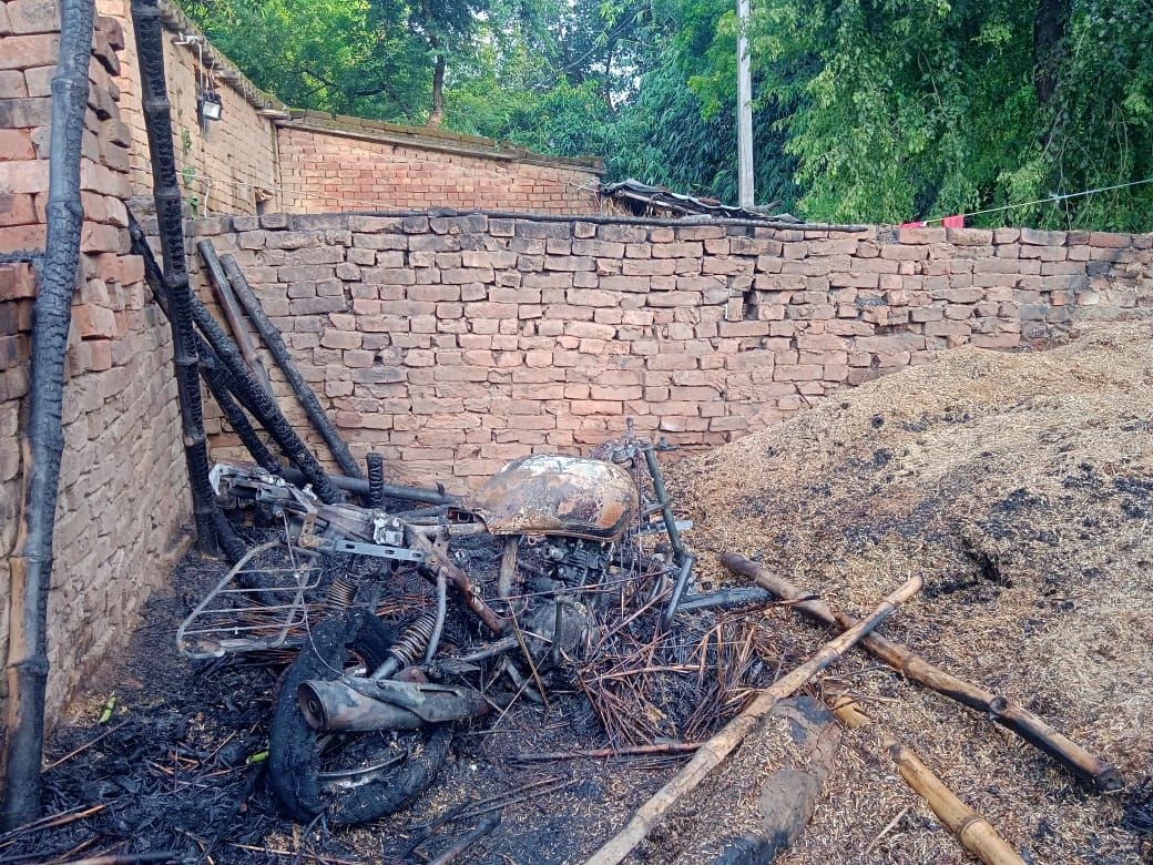 hut turn to ashes due to caught fire