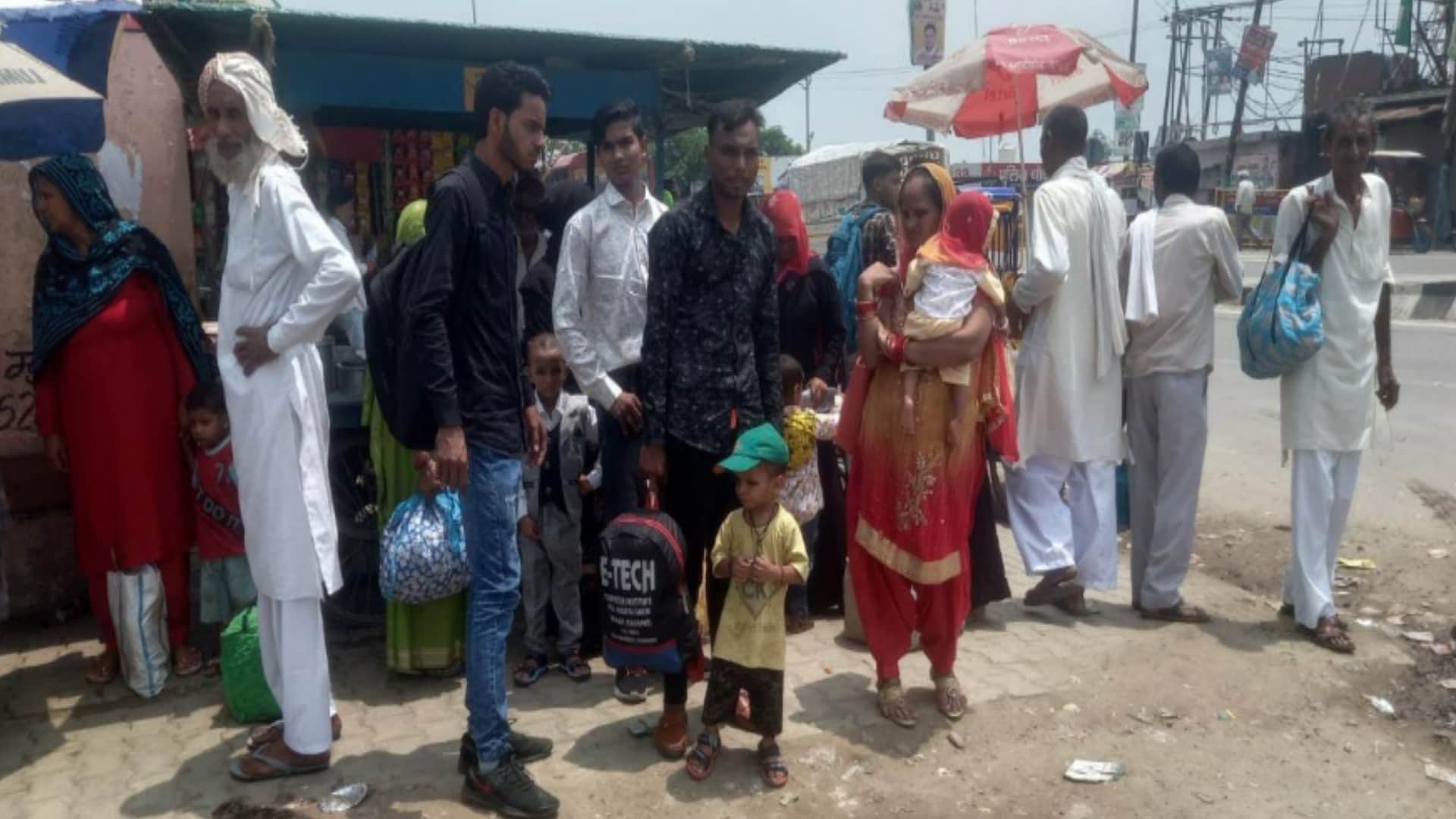 UP: brother, If you are going to Delhi, please give me lift, people having problem for Buses in Baraut