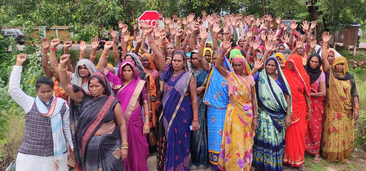 Chitrakoot: Demonstration against action on Pradhan