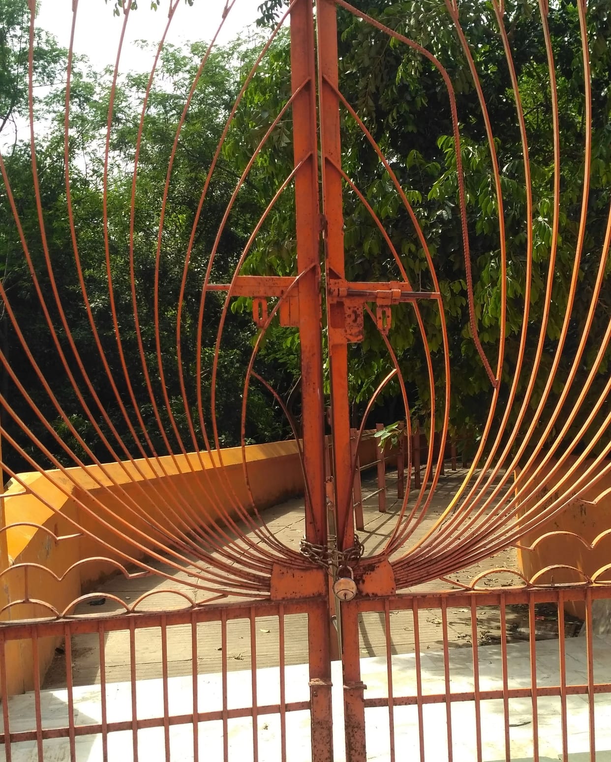 gonda,prithvinath temple,gate lock