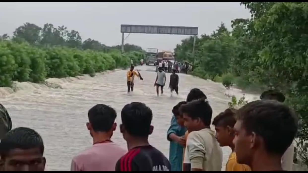 Maharra s pond burst water flowing on national highway in Lalitpur