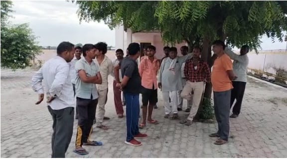 Murder of bangle seller by slitting his throat with an axe in Kannauj
