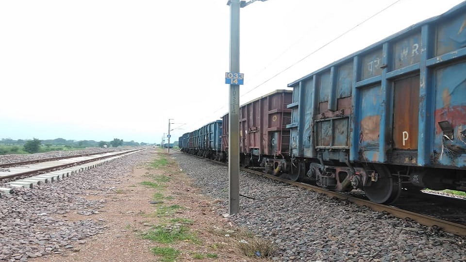 Goods train runs over four sheltering under it in Odisha Jajpur Latest News Update