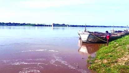 Hundreds of bighas of crops submerged in the booming Kilanhai river