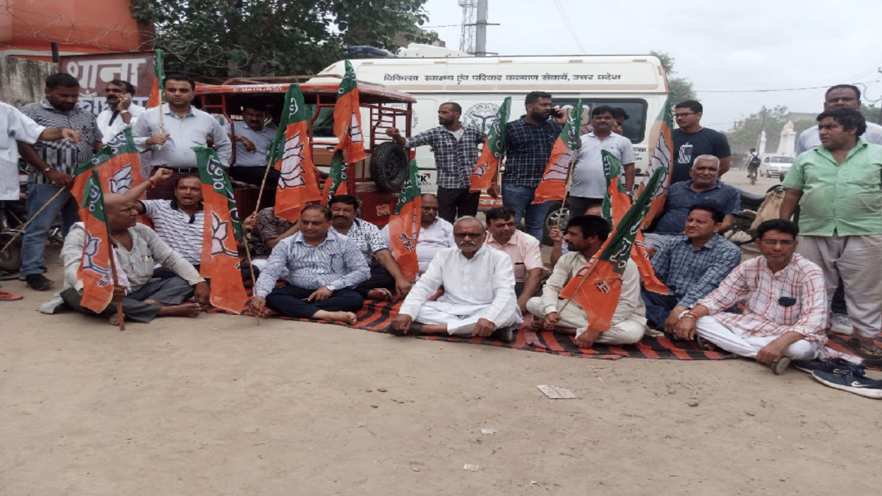 Up: Molestation with teachers in shamli, brother also beaten up for protesting