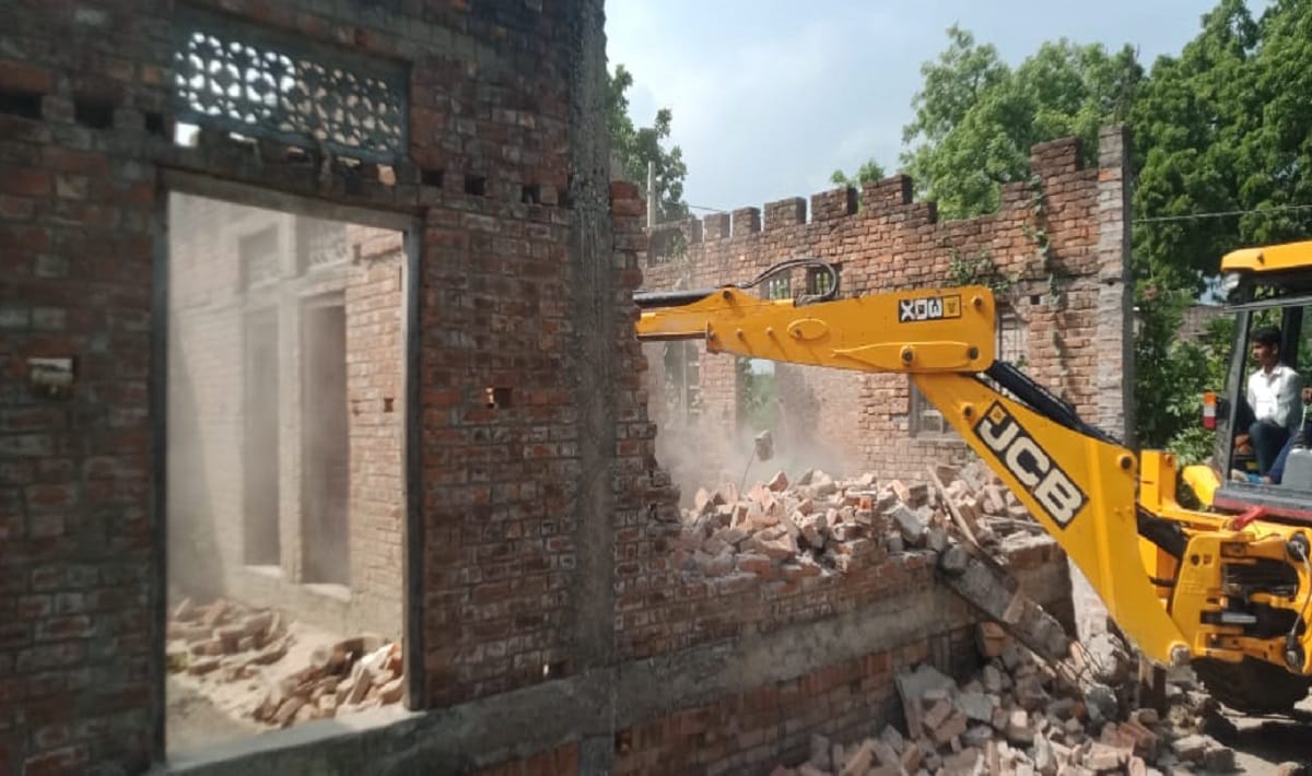 Mukhtar Ansari gang shooter anuj kannaujia broth house demolished by bulldozer in mau