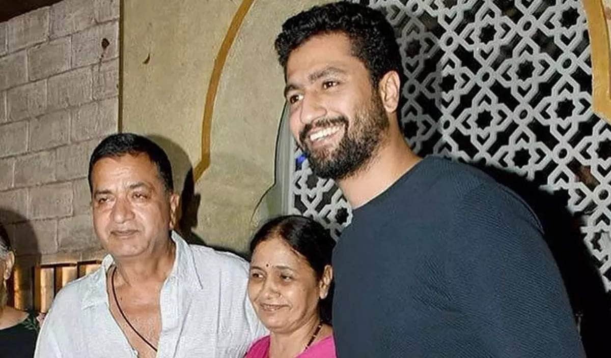Vicky Kaushal Father Sham Comments on Bollywood Should Learn Gesture from Shah Rukh Khan Know Why