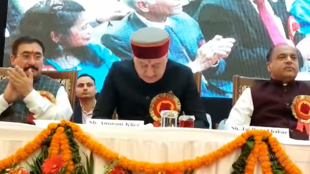 Anupam Kher break down during programme in HPU Shimla