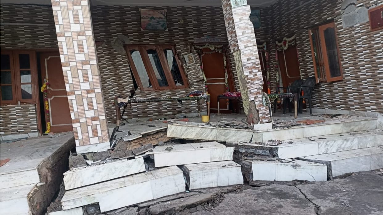 himachal weather update woman body recover in beas river house damaged in Nurpur kangra