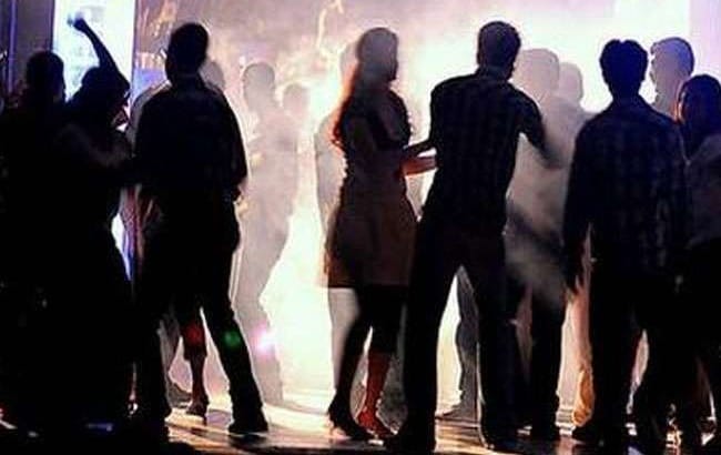 Police raid on the party going on in farm house 50 people including 15 girls detained in Jaipur