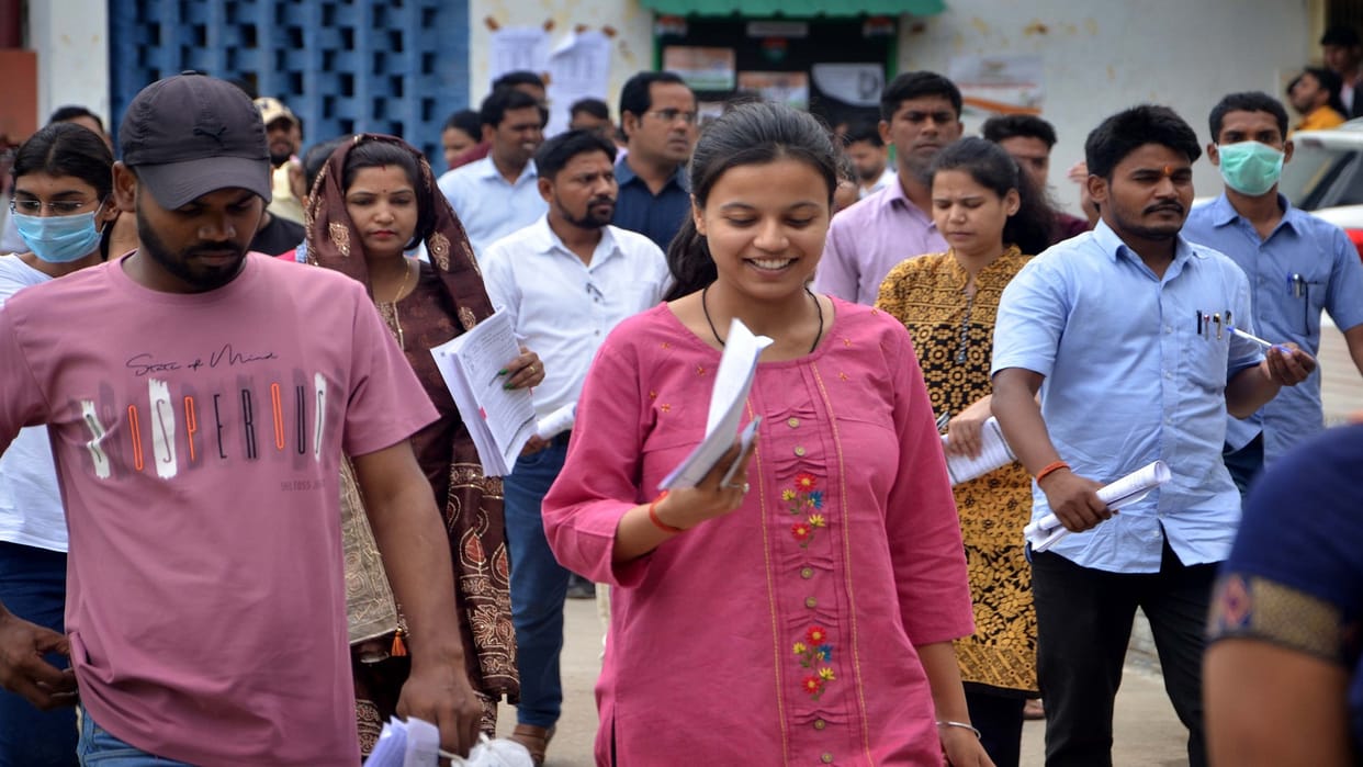 Asked in APO exam: In whose reign was Allahabad University established