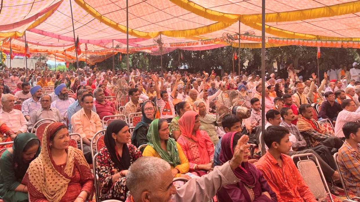 himachal solan news: Nalagarh former MLA KL Thakur parivar milan samaroh in androla village