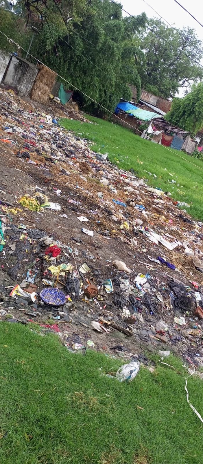 Dirt spread in Usrahheed, fear of disease increased