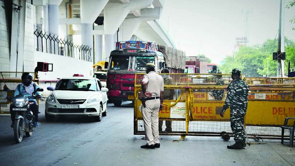 Kisan Mahapanchayat at Jantar Mantar in Delhi Today Barricading on Borders against Sanyukt Kisan Morcha