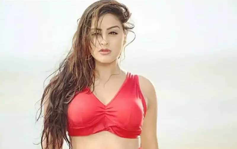 Bhojpuri Actress Yamini Singh Dance Video on  Sonam Kapoor Bahara Song goes Viral on Social media