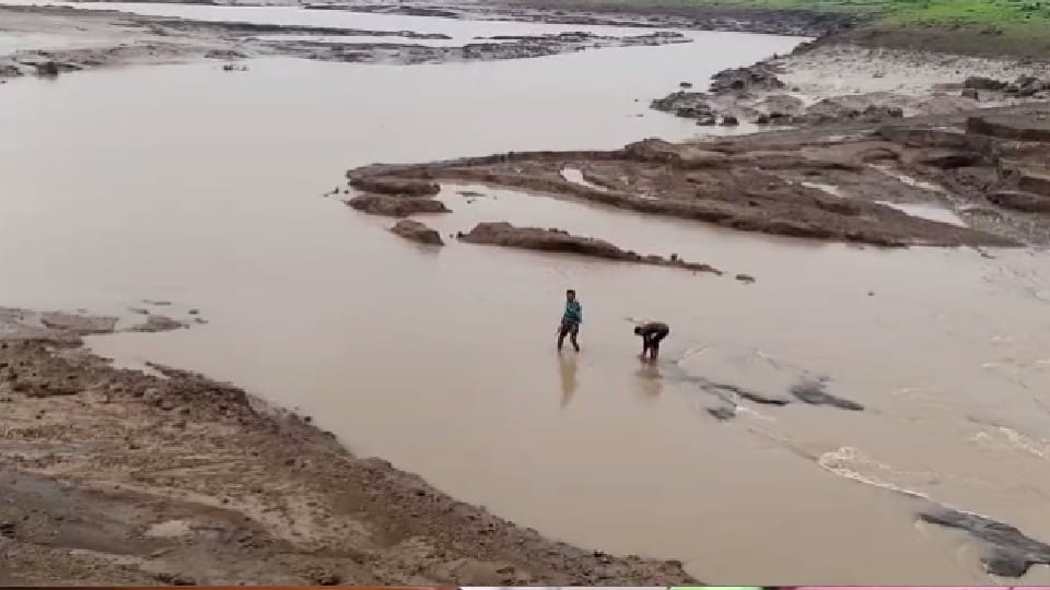 Madhya Pradesh: A pond washed away in rain in Shivpuri, was built in 2017 with 17 crores