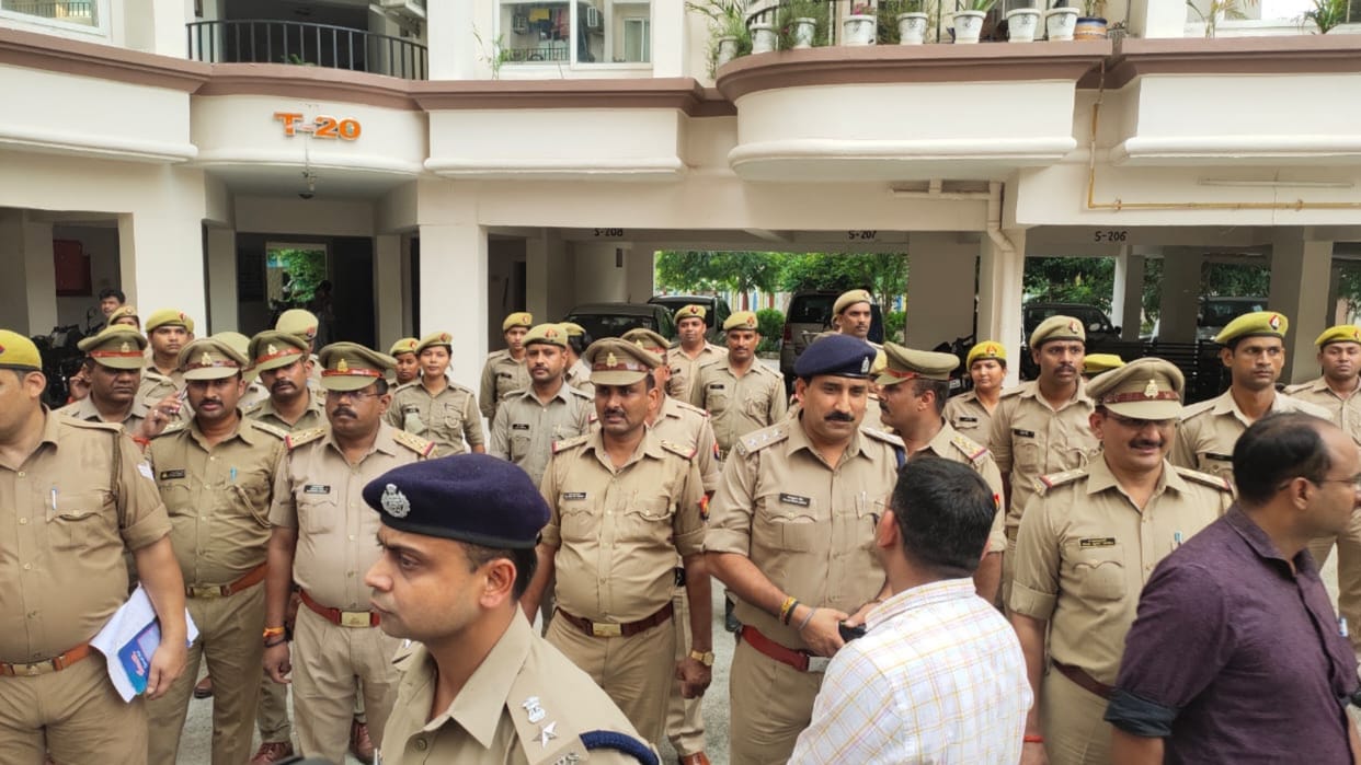 Police searching MLC Abbas Ansari  in eight state