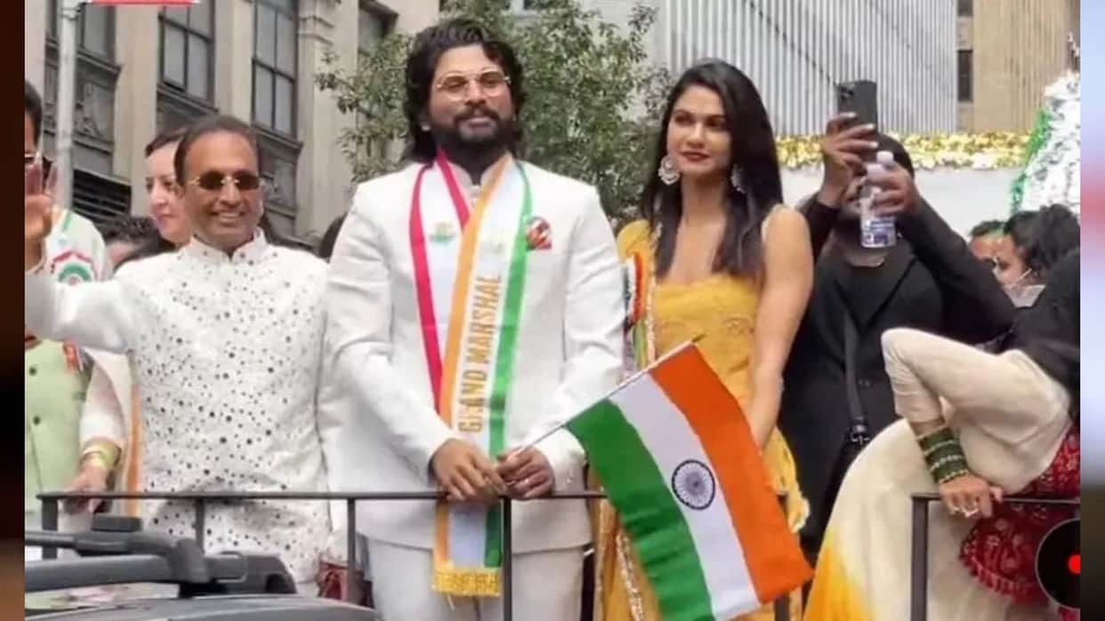 pushpa actor allu arjun makes grand entry at india day parade  with wife sneha reddy in new york