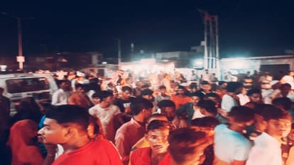 Five died in Accident in Baghpat, only a girl ascaped in incident