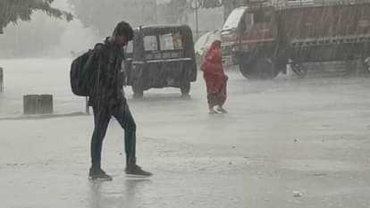 MP Weather Today warning of very heavy rain in four districts, the state drenched with low pressure in the Bay