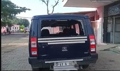 Villagers attack on Chandauli police team who reached to resolve dispute 6 policemen injured