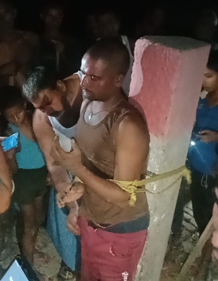 Hardoi, Suspect caught by villagers, tied with pole and beaten