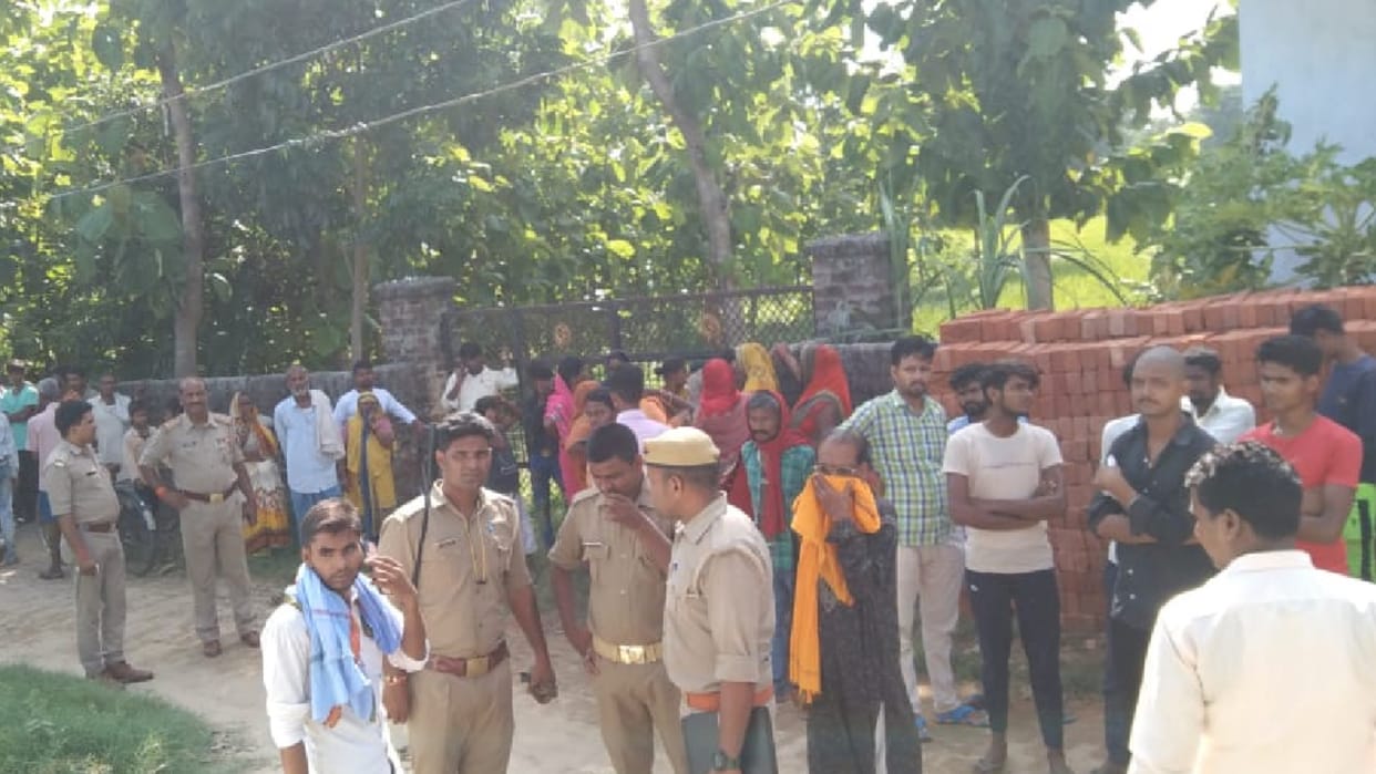 dead body of youth found in room at gorakhpur