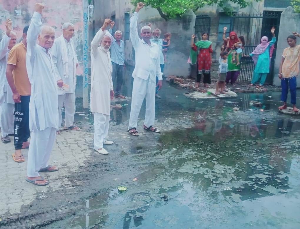 Villagers demonstrated due to water drainage system stalled